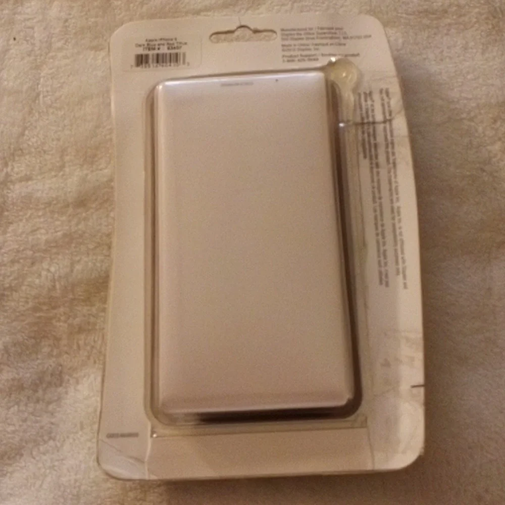 NEW IN PACK STAPLES APPLE CASES